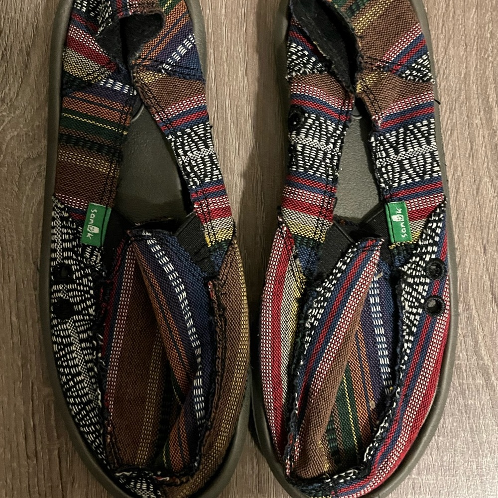 Sanuk shoes